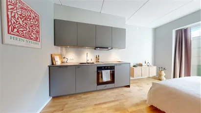 42 m2 lejlighed i København S til leje