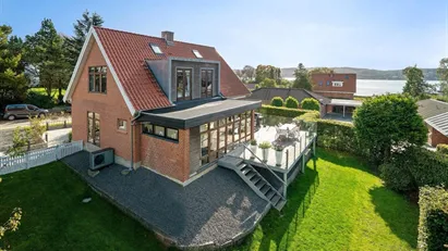 196 m2 hus i Vejle Øst til leje