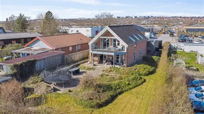 220 m2 hus i Åbyhøj til leje
