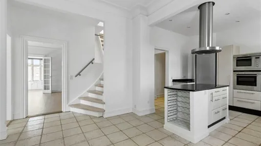 Huse i Charlottenlund - billede 2