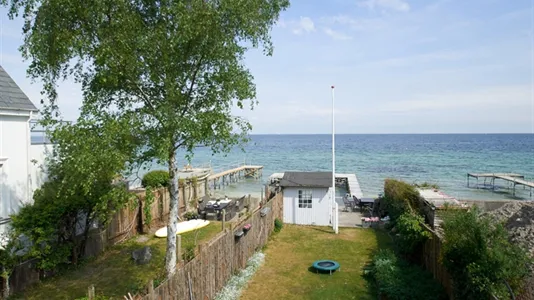 Huse i Klampenborg - billede 1