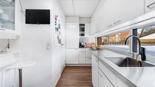 Huse i Charlottenlund - billede 6